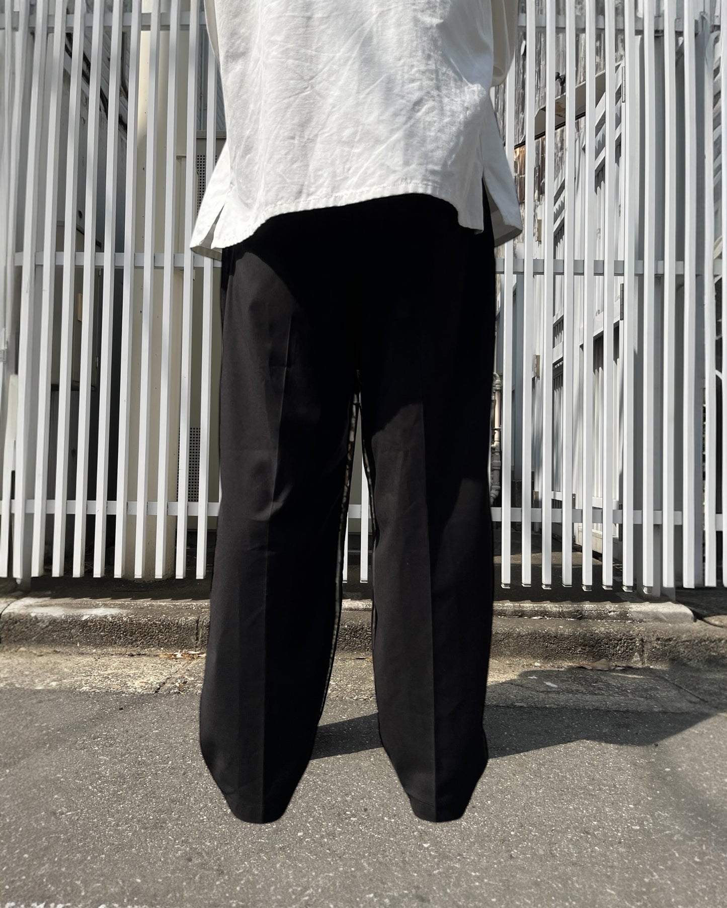 タックワイドパンツ
