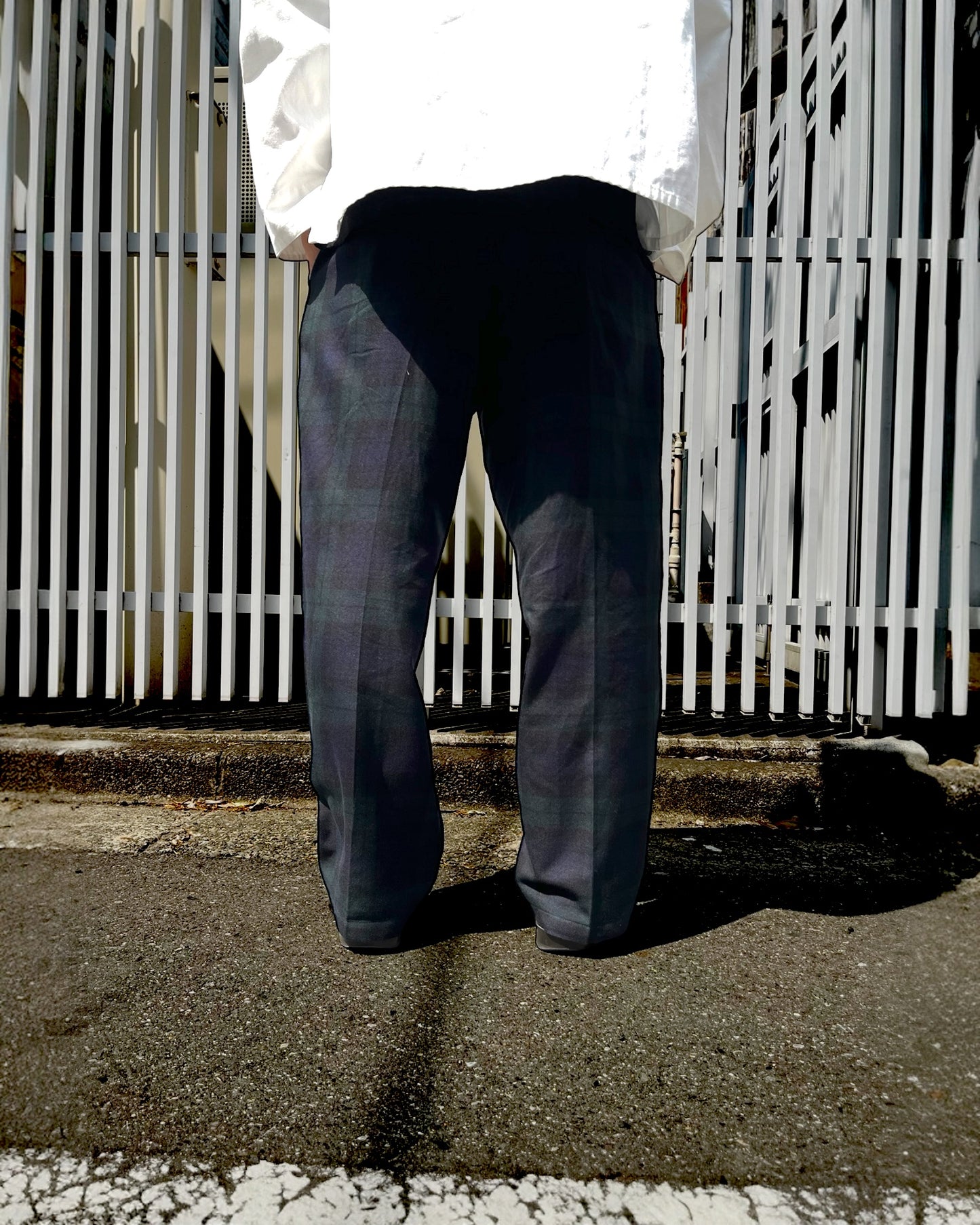 タックワイドパンツ