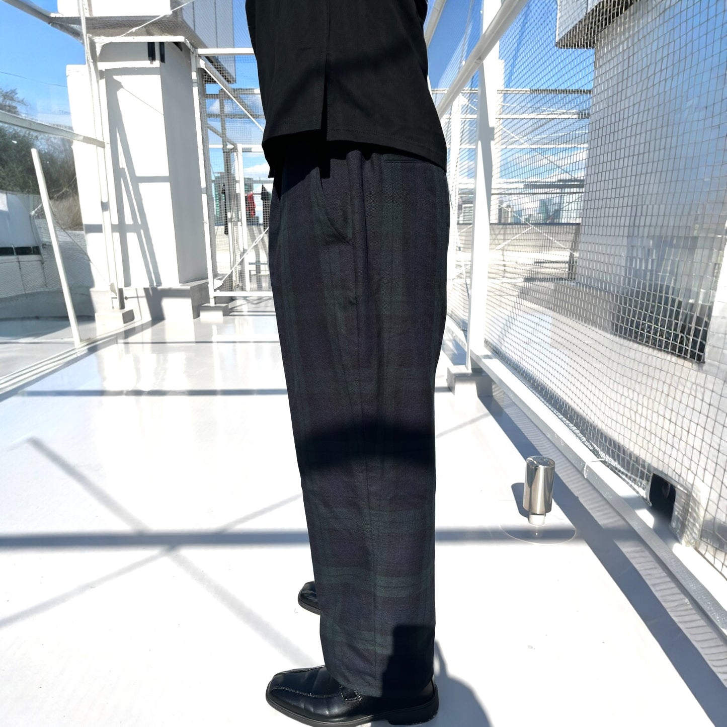 タックワイドパンツ